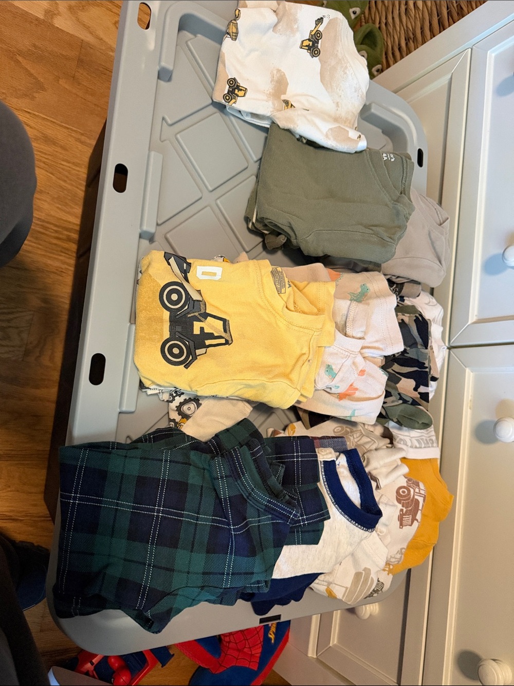 11 sets of pajamas - 4T